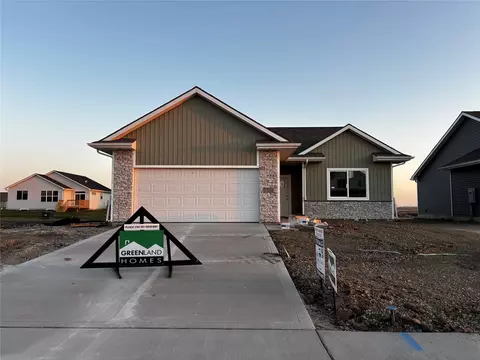 1380 Locust St, Waukee, IA 50263