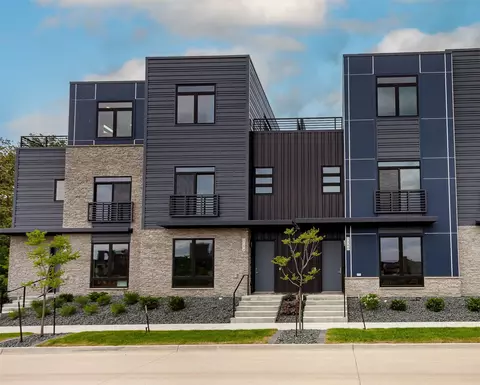 1154 Murphy St, Des Moines, IA 50309