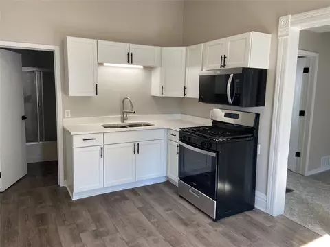3910 12th St, Des Moines, IA 50313
