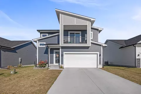 2304 Paine St NE, Bondurant, IA 50035