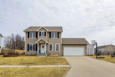 905 SE Shawver Dr, Grimes, IA 50111