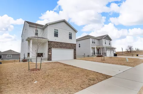 4165 Dakota Cir, Waukee, IA 50263