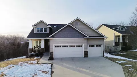 1805 Bristol St, Norwalk, IA 50211