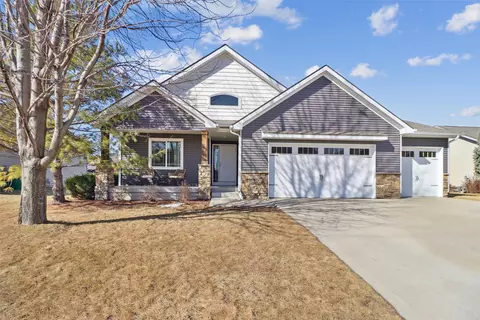 257 S 84th St, West Des Moines, IA 50266