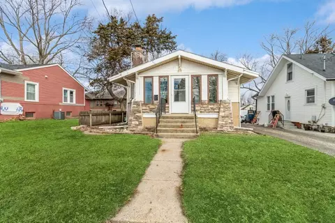 1332 Hull Ave, Des Moines, IA 50316