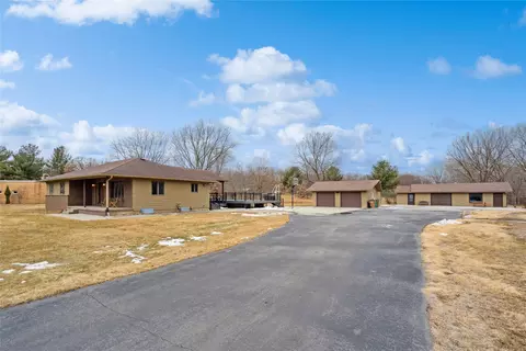 422 N 3rd St, Polk City, IA 50226