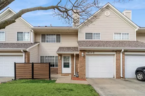 1015 68th St #3, West Des Moines, IA 50266