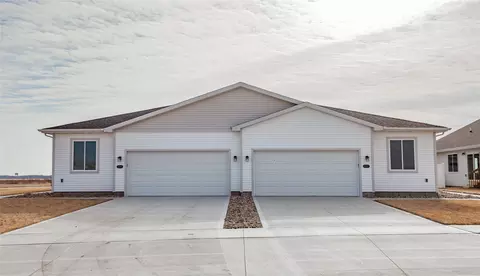 2737 13th St NE, Bondurant, IA 50035