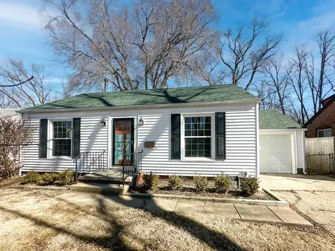 1337 48th St, Des Moines, IA 50311
