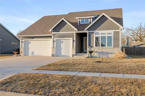206 Park View Ln, Madrid, IA 50156