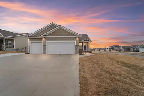 3221 NW 22nd St, Ankeny, IA 50023