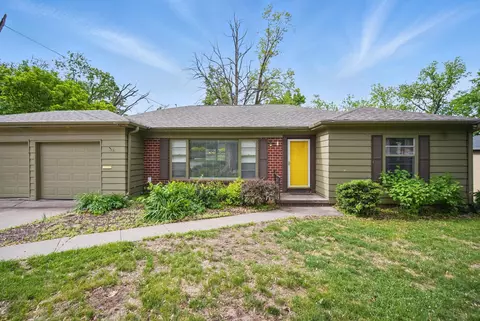 5808 Chamberlain Dr, Des Moines, IA 50312