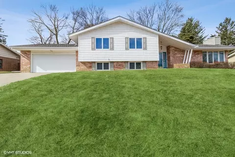 3124 Park Plaza Dr, Des Moines, IA 50315