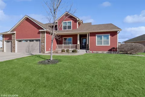 1217 NW Rolling Rock Rd, Ankeny, IA 50023
