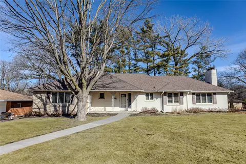 7005 Bellaire Ave, Windsor Heights, IA 50324