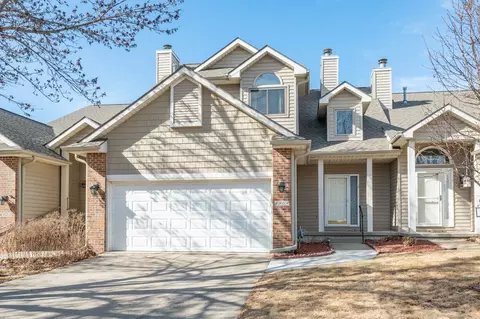 6804 NW 57th St, Johnston, IA 50131