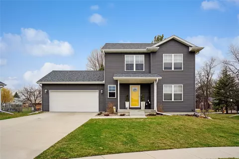 1006 S I Ave, Nevada, IA 50201