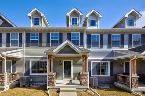 9165 Greenspire Dr #106, West Des Moines, IA 50266