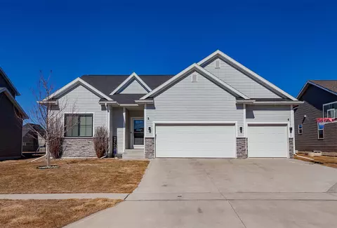 208 Aaron Ave NW, Bondurant, IA 50035