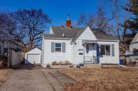 4114 1st St, Des Moines, IA 50313