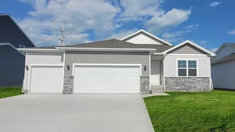1016 33rd St SE, Altoona, IA 50009