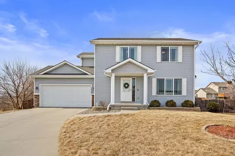 1330 93rd St, West Des Moines, IA 50266