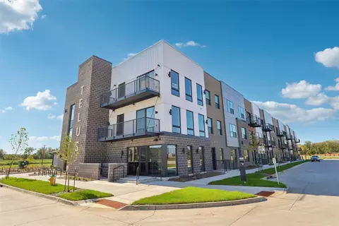 1310 Murphy St #211, Des Moines, IA 50309