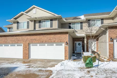 3424 84th St #5, Urbandale, IA 50322