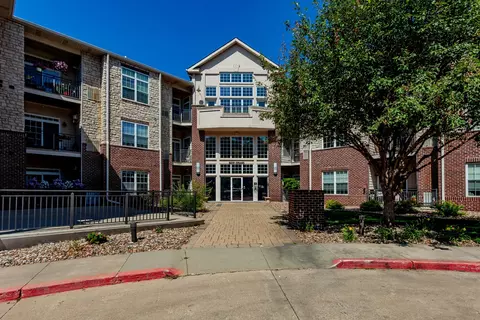 3031 Grand Ave #215, Des Moines, IA 50312