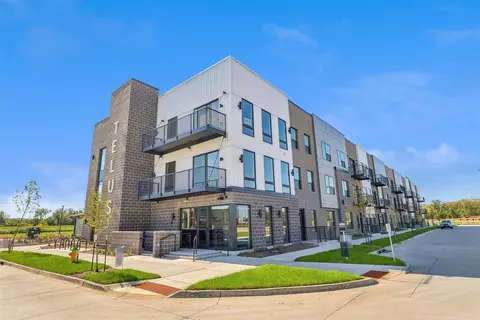 1310 Murphy St #202, Des Moines, IA 50309