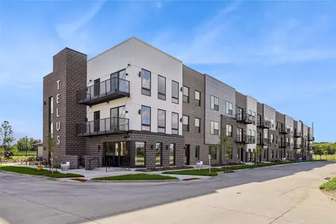 1310 Murphy St #301, Des Moines, IA 50309