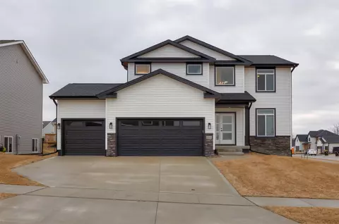 3095 Fairfield Dr, Waukee, IA 50263