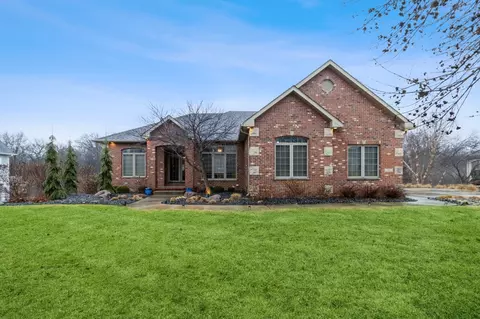 390 Painted Woods Dr, Waukee, IA 50263