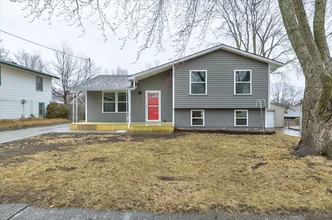 3611 E 39th Ct, Des Moines, IA 50317