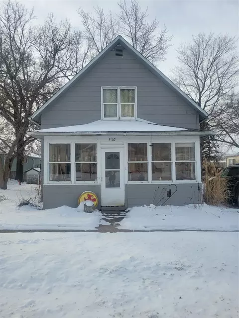 510 6th Ave E, Oskaloosa, IA 52577