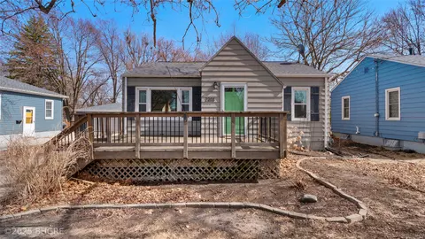 2203 51st St, Des Moines, IA 50310