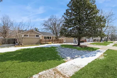 709 21st St, West Des Moines, IA 50265