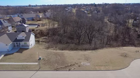 1413 Deer Run Dr, Knoxville, IA 50138