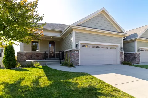 255 S 41st St #174, West Des Moines, IA 50265