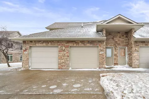 505 Kelsey Ln, Altoona, IA 50009