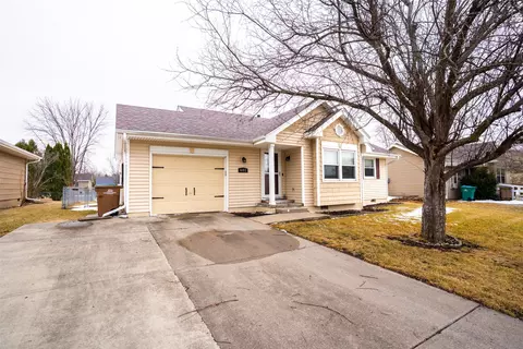 602 4th St NW, Altoona, IA 50009