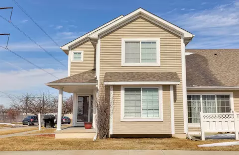 2844 Ashland Ct, Altoona, IA 50009