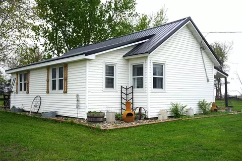1755 280th St, Winterset, IA 50273