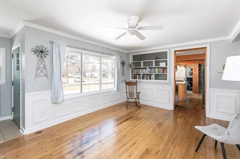 3945 42nd St, Des Moines, IA 50310
