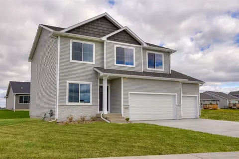 1077 NW Yorktown Dr, Waukee, IA 50263