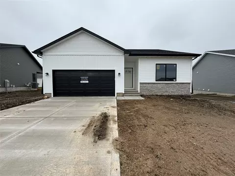 16614 Walnut Meadows Dr, Urbandale, IA 50323