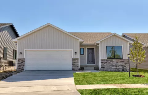6411 NE 11th Ct, Des Moines, IA 50313