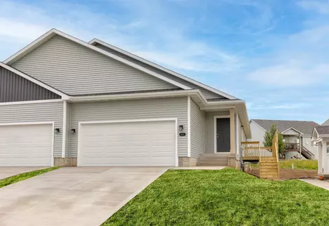805 Linden St, Carlisle, IA 50047