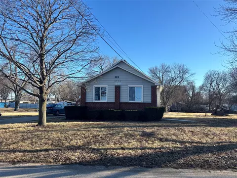 1235 NE 43rd Ave, Des Moines, IA 50313