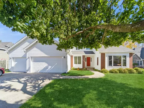 4507 94th St, Urbandale, IA 50322